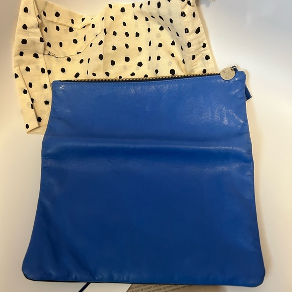 Clare V (Clare Vivier) holdover clutch two tone navy blue, electric blue - Picture 3 of 4